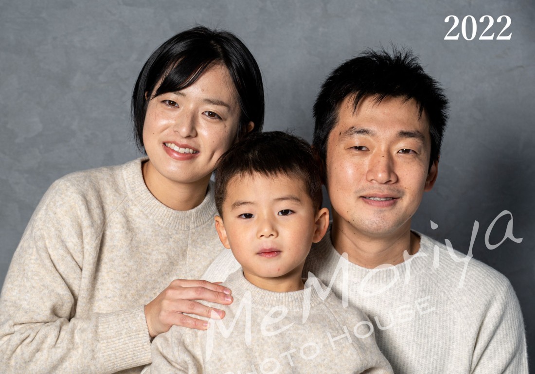 3歳の七五三で撮影させていただいたＡ君ご家族が、今回５歳の七五三で来店されました。3歳の時は、“可愛い”。5歳は、たった2年でこんなに成長するのと思うほどしっかりしたお兄ちゃんになっていました。今度会えるのはいつかな。成長したＡ君に会うのが楽しみです。
